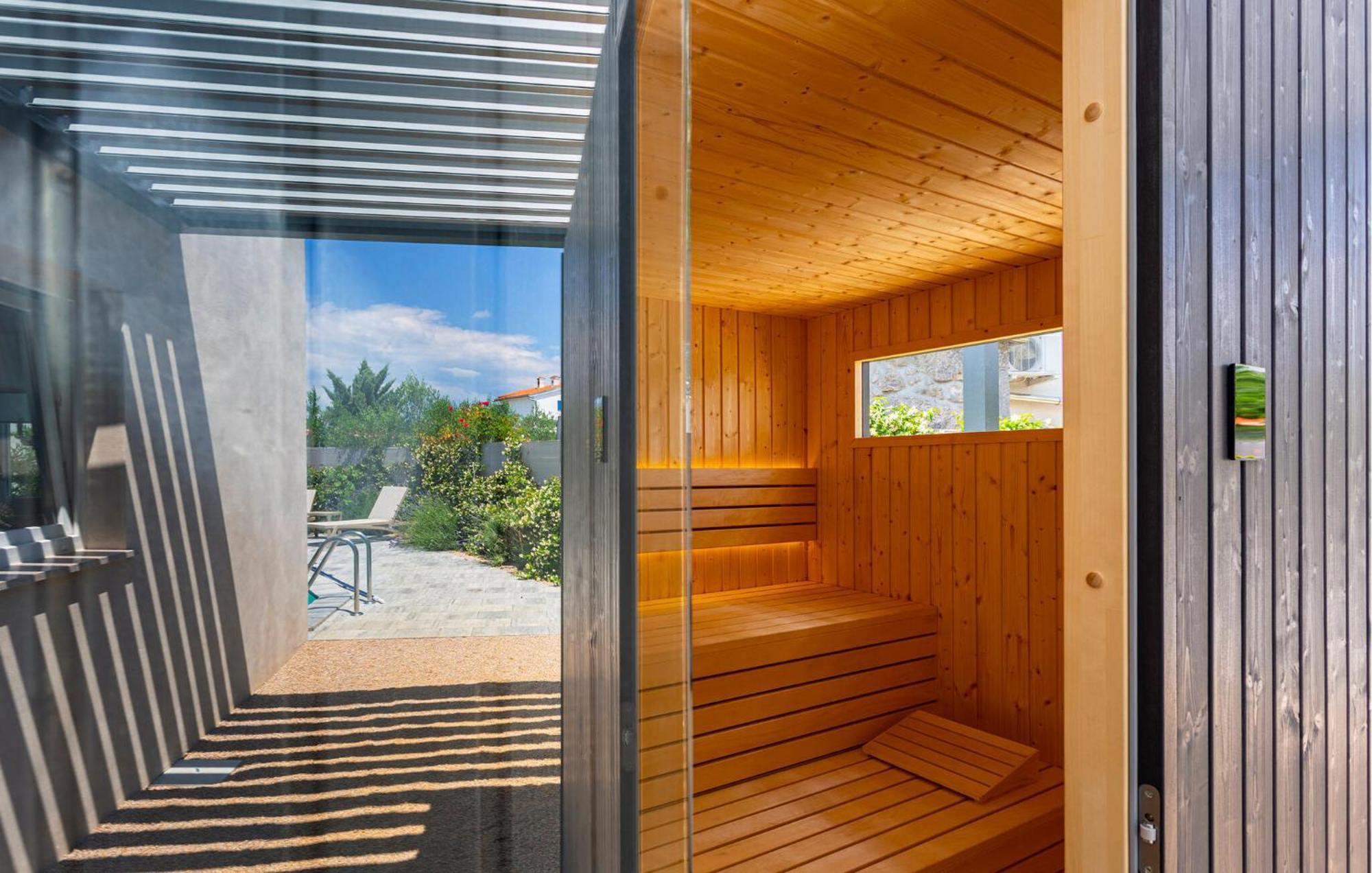 Amazing Home In Sveti Ivan Dobrinjski With Sauna Extérieur photo